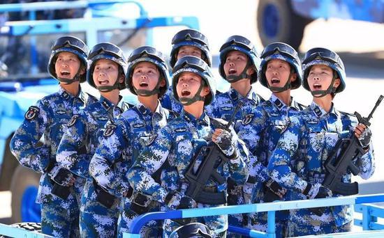 平均年龄20岁   庆祝中国人民解放军建军90周年阅兵在