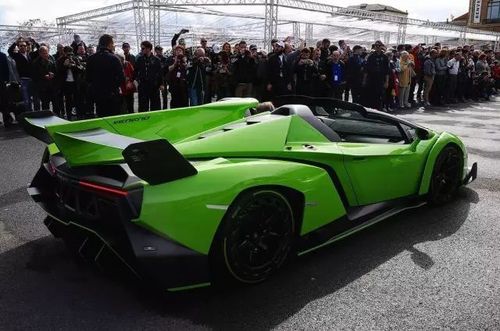 【街头实拍】兰博基尼veneno roadster,土壕终于把绿色敞篷毒药开出来