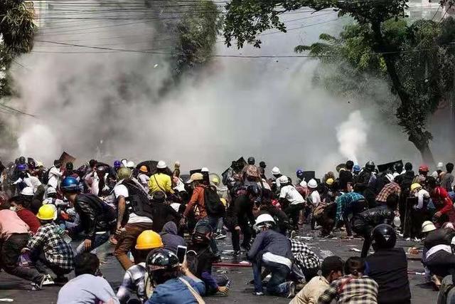 中企被打砸抢烧!缅甸暴乱指向中国背后黑手是他
