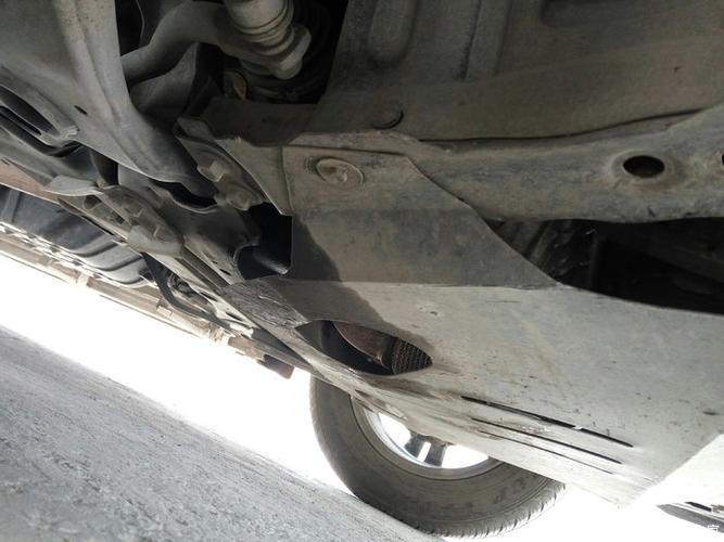 长安cs75车底漏油么