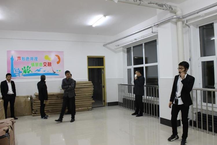肇东镇中学校迎接教育局领导均衡发展检查纪实——2019年10月28日