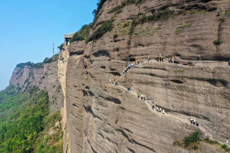 风从脚下起,雾从身边来!五一在剑门关不可错过的绝美景点