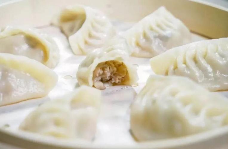 鲜肉灌汤蒸饺