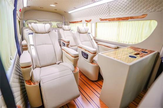 丰田面包车改装内饰 丰田海狮航空座椅