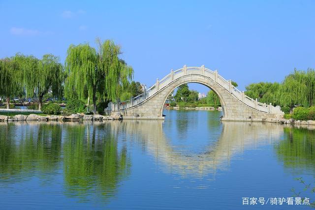 徐州是刘邦的故乡 当地有名的风景区有云龙山 云龙湖,徐州博物馆,龟山