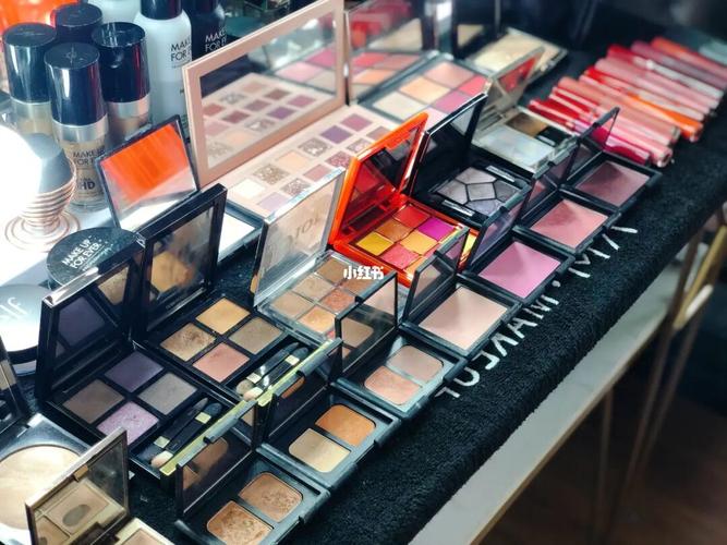 化妆师必备功能|化妆品摆台大赏_化妆师_化妆品_摩根国际商业4栋攻略