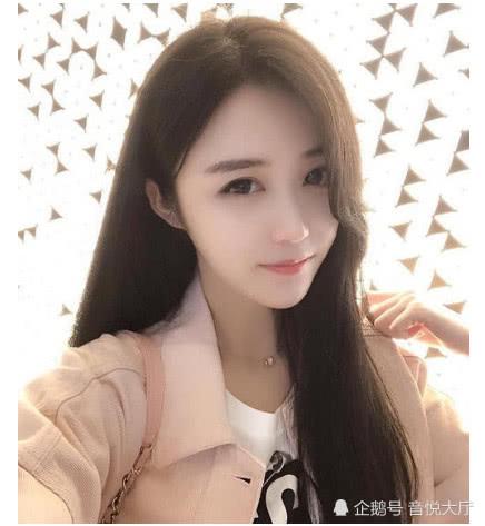 虎牙最幸运女主播,两大神豪强势追求,一个笑容价值285