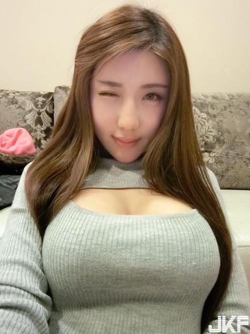 说到做到!line疯传「爆乳女客人」终於神到了!