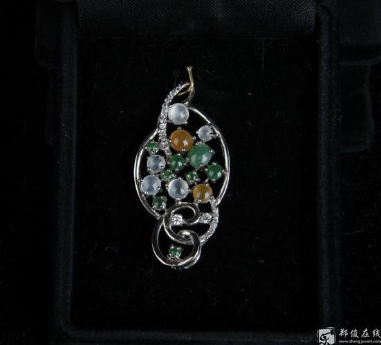 293-19天然a货冰种翡翠群镶挂饰