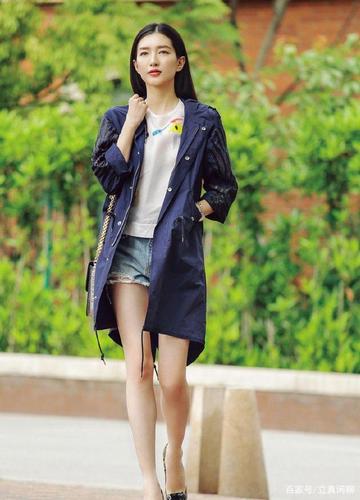 江疏影经典照片集锦 电影中饰演校花阮莞而为观众熟知