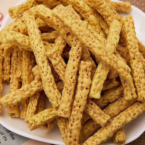 荞麦苦荞能量方筒空心休闲零食解馋膨化食品苦荞片膨化食品