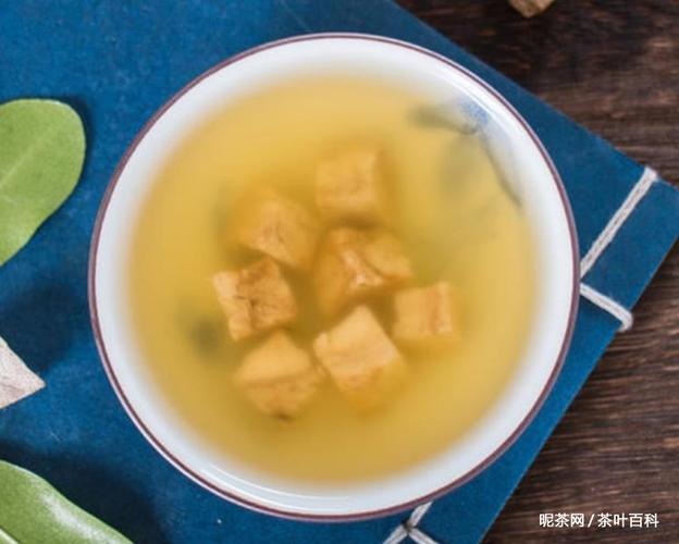 功效 葛根泡茶的功效与作用用葛根泡水喝可以在一定程度上清除我们