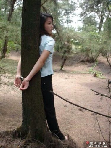 如果是这样束缚着,请问自己怎样才能解开?