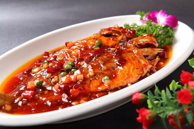 今天给大家推荐一道东科教授平时最喜欢吃的干烧大黄鱼 黄花鱼(又名大