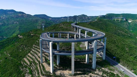 太原网红打卡地——天龙山公路.图源:太原市文化和旅游局