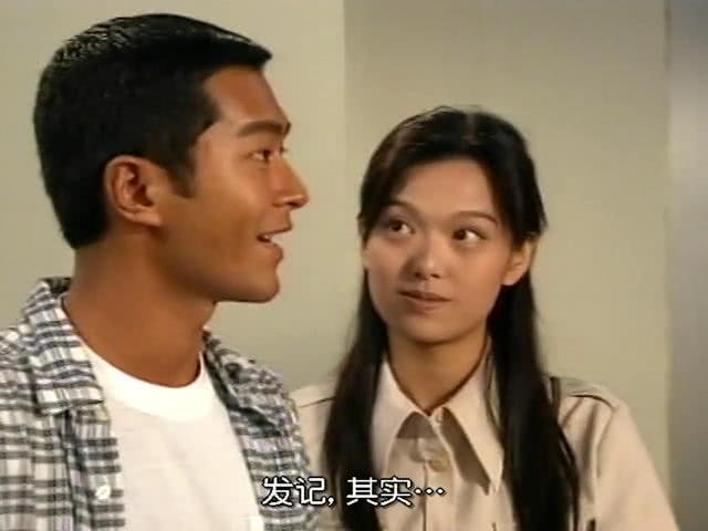 当时李珊珊已是tvb当家花旦,而钱嘉乐也在电影,电视剧及综艺《奖门人