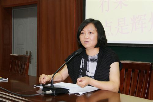 校长助理童敏娟老师对初三团队提出要求会议现场