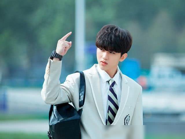 蔡徐坤演过最娘的一部电视剧,剧名长达11个字,看过才能叫铁粉