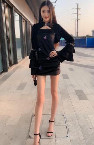 美女腿这么细,是营养跟不上吗?