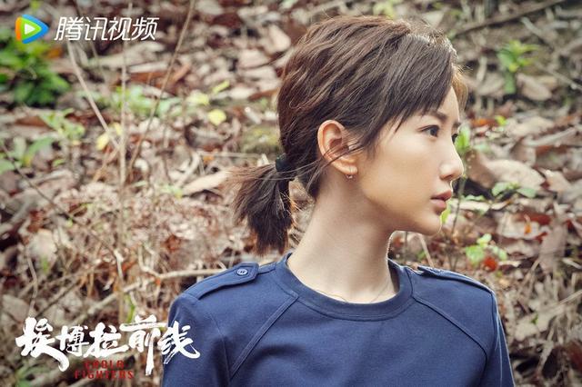 手脚抽搐,身体渗血,口吐污血,快速死亡……电视剧《埃博拉前线》刚一