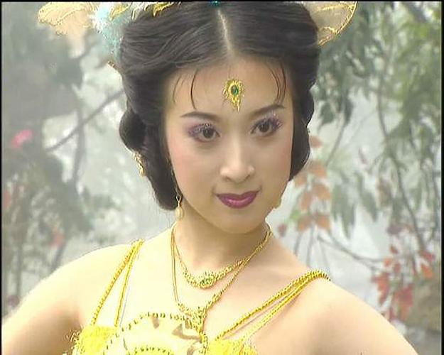 昔日的"孔雀公主",如今的总裁夫人,金巧巧逆袭成阔太