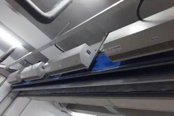 田家庵工业热风幕实现了绿色经济和人体适宜的双丰收