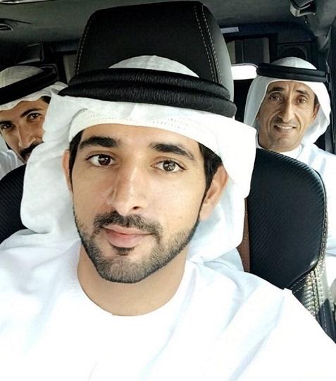 迪拜王子在最高塔拍照 让飞机改航道