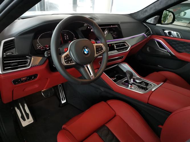 全新宝马x6m到店高清实拍,碳黑外观霸气十足