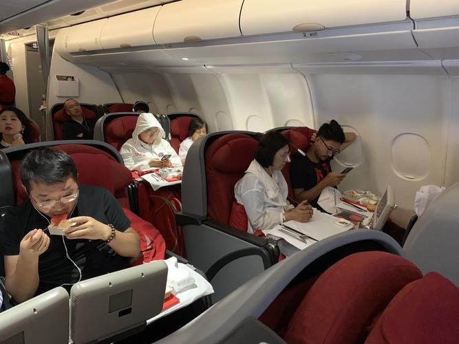 最便宜的卧铺3u8562tlvctua332川航公务舱第一排体验