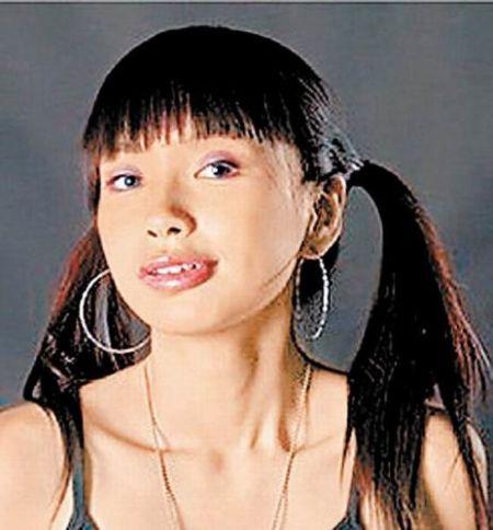 疑似angelababy丑照曝光 香肠嘴惊现喉结(图)