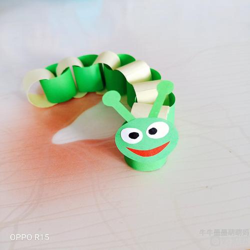三个宝宝的妈妈,我喜欢分享,今天我要分享的是手工制作～毛毛虫!