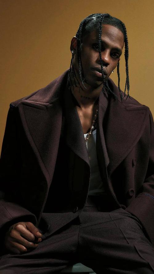 travisscott最新写真这可比蟑螂侠帅多了