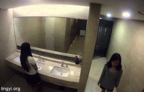 和我一起上厕所的究竟是什么? _ 中国灵异网