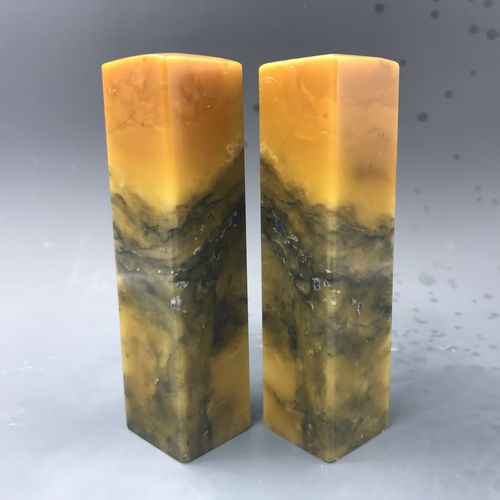 佚名 青田黄金耀章石一对