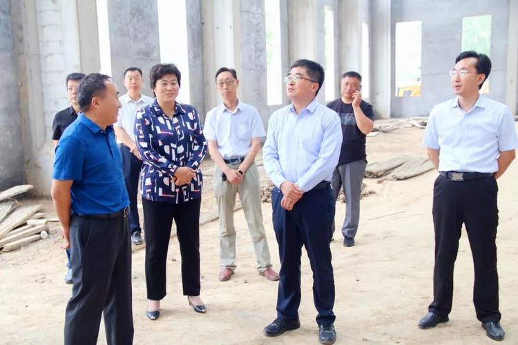 县长崔炳甫一行先后来到河北及时雨泵业有限公司,吴桥精益汽车配件