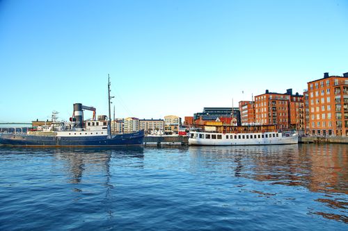 游览哥德堡码头上的"哥德堡"号商船,2005年复制,曾来过中国.