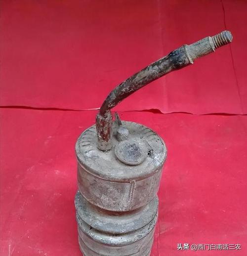 三,六七十年代用过的"电石灯",也叫"瓦斯灯"在六七十年代生活过的人