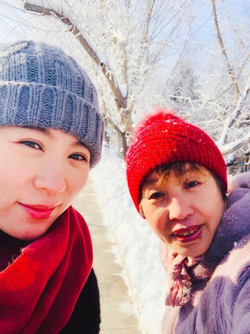 妈妈陪我长大,我陪妈妈变老,希望妈妈永远年轻,健康长寿,爱你呦.