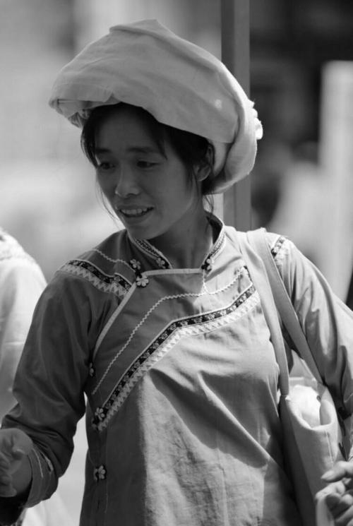 又赶集啦!街拍布依族风情