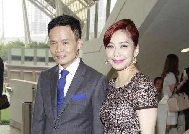 邝美云两次拒绝嫁给千亿富豪感情遭背叛后最终自己成了豪门