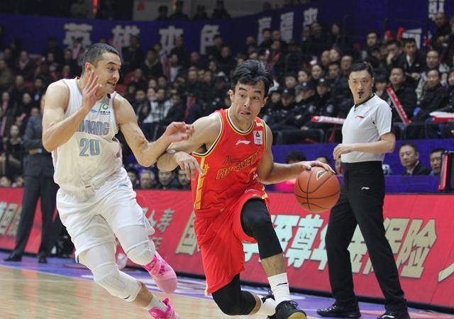 父子在赛场上"兵戎相见",也阿尔斯兰阿尔斯兰个人资料阿的江
