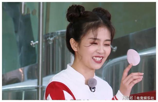 白鹿获得游戏胜利,有谁注意baby和周洁琼的表情?太真实了