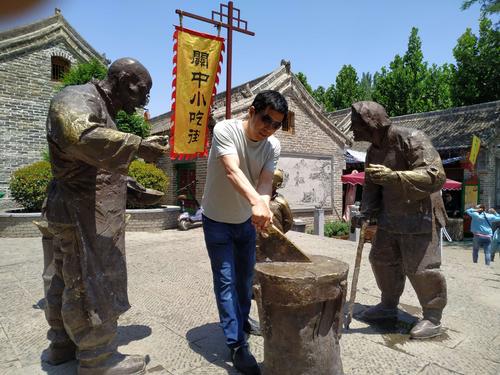 我们一家三口去到距安阳四十多公里的桑园小镇游玩,不到一小时的车程