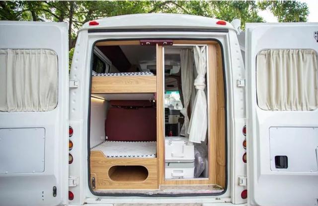 五菱也亮出了房车,搭1.8l引擎 国六排放,配厨卫还有自动挡可选