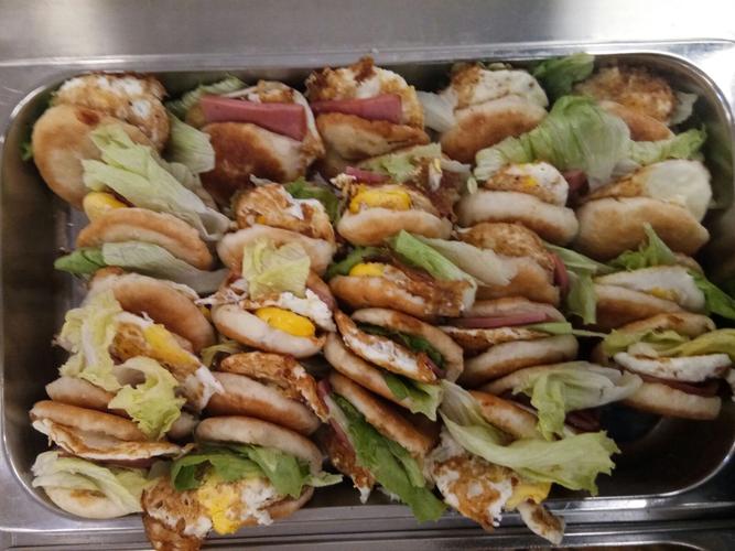 大食堂早餐菜品照片