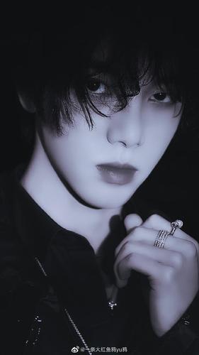 华晨宇绝美盛颜照片