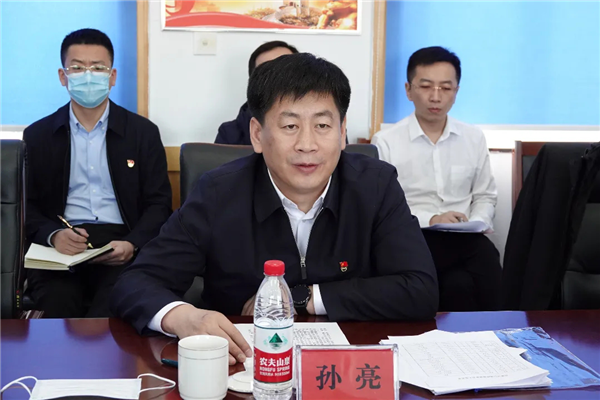 大兴安岭地委委员塔河县委书记孙亮深入塔河县发展和改革局进行调研