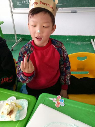 祝果果班赵晨皓小朋友生日快乐 - 美篇