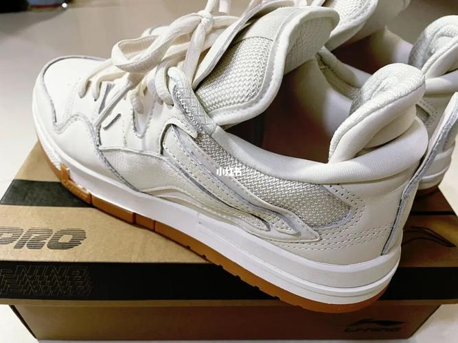 李宁惟吾pro_李宁怎么样_米色_鞋子_潮流_好物推荐_球鞋