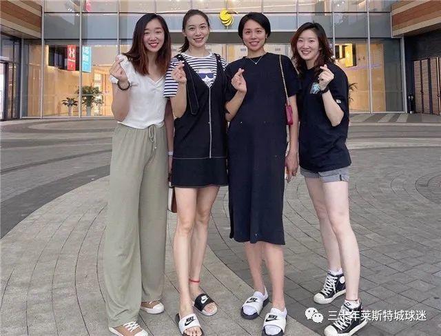 女排美女秀大长腿,脚腕红绳醒目,2米袁心玥驾驶顶头像